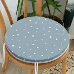 - RealHomes Yuvarlak Fermuarlı Minder - Realhomes  Renkli Zeminli Beyaz Puantiyeli Dijital Baskılı Modern Yuvarlak Fermuarlı Sandalye Minderi Realhomes