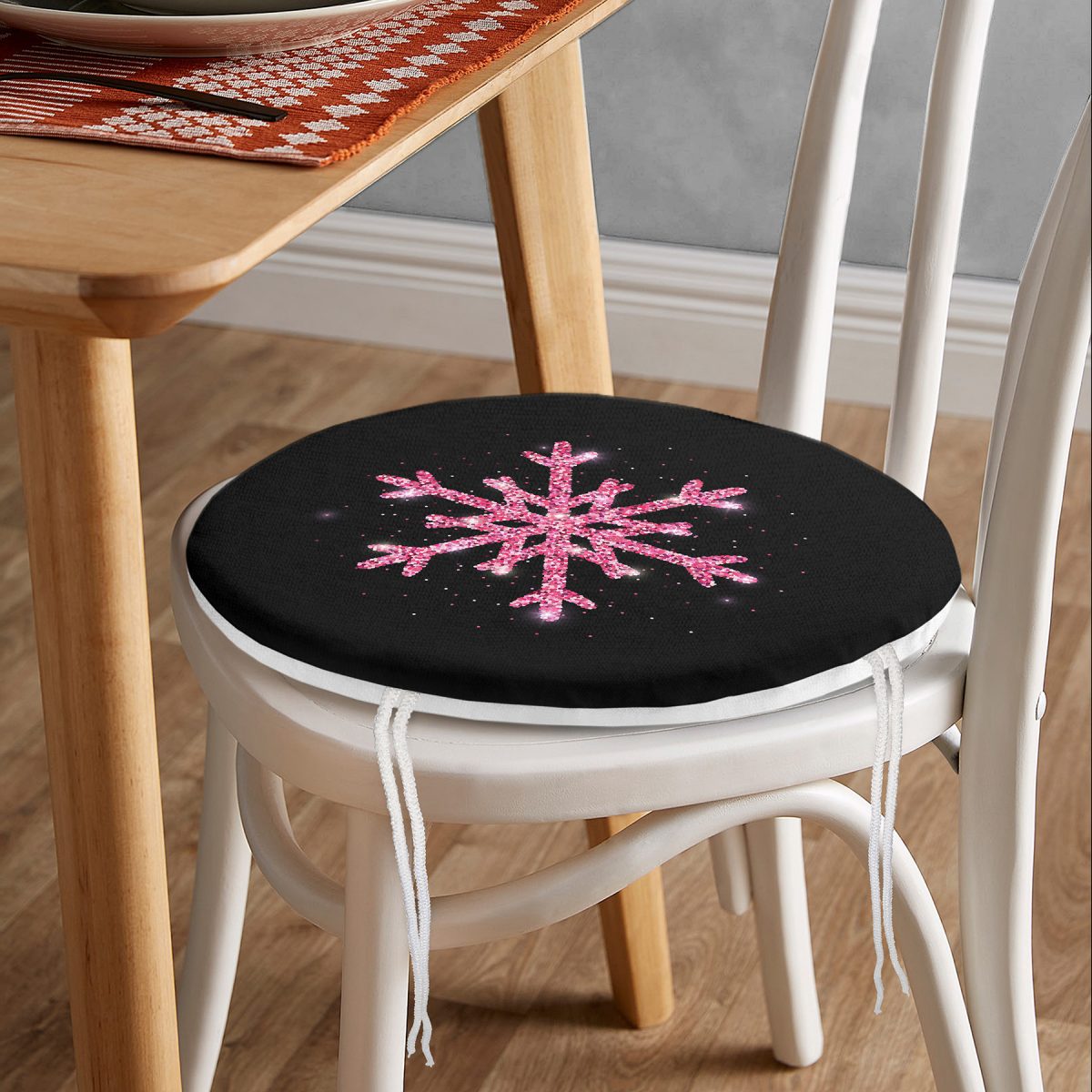 Siyah Zeminli Pembe Renkli Kar tanesi Desenli Dijital Baskılı Modern Yuvarlak Fermuarlı Sandalye Minderi Realhomes