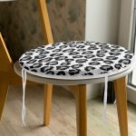 - RealHomes Yuvarlak Fermuarlı Minder - Realhomes Gri Zemin Üzerinde Geometrik Çizim Dijital Baskılı Modern Yuvarlak Fermuarlı Sandalye Minderi Realhomes