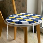 - RealHomes Yuvarlak Fermuarlı Minder - Realhomes  Beyaz Zemin Üzerinde Baklava Desenli Dijital Baskılı Modern Yuvarlak Fermuarlı Sandalye Minderi Realhomes