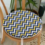 - RealHomes Yuvarlak Fermuarlı Minder - Realhomes Beyaz Zemin Üzerinde Renkli Geometrik Desenli Dijital Baskılı Modern Yuvarlak Fermuarlı Sandalye Minderi Realhomes