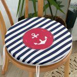 - RealHomes Yuvarlak Fermuarlı Minder - Realhomes  Beyaz Zemin Üzerinde Renkli Çapa Desenli Dijital Baskılı Modern Yuvarlak Fermuarlı Sandalye Minderi Realhomes