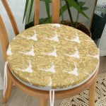 - RealHomes Yuvarlak Fermuarlı Minder - Realhomes Gold Zemin Üzerinde Geyik Desenli Dijital Baskılı Modern Yuvarlak Fermuarlı Sandalye Minderi Realhomes