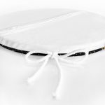 - RealHomes Yuvarlak Fermuarlı Minder - Realhomes  Siyah Zemin Üzerinde Gold Detaylı Fiyonk Çizimli Dijital Baskılı Modern Yuvarlak Fermuarlı Sandalye Minderi Realhomes