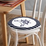 - RealHomes Yuvarlak Fermuarlı Minder - Realhomes  Beyaz Zemin Üzerinde Modern Dümen Desenli Dijital Baskılı Modern Yuvarlak Fermuarlı Sandalye Minderi Realhomes