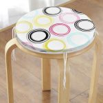 - RealHomes Yuvarlak Fermuarlı Minder - Realhomes Beyaz Zemin Üzerinde Renkli Geometrik Desenli Dijital Baskılı Modern Yuvarlak Fermuarlı Sandalye Minderi Realhomes