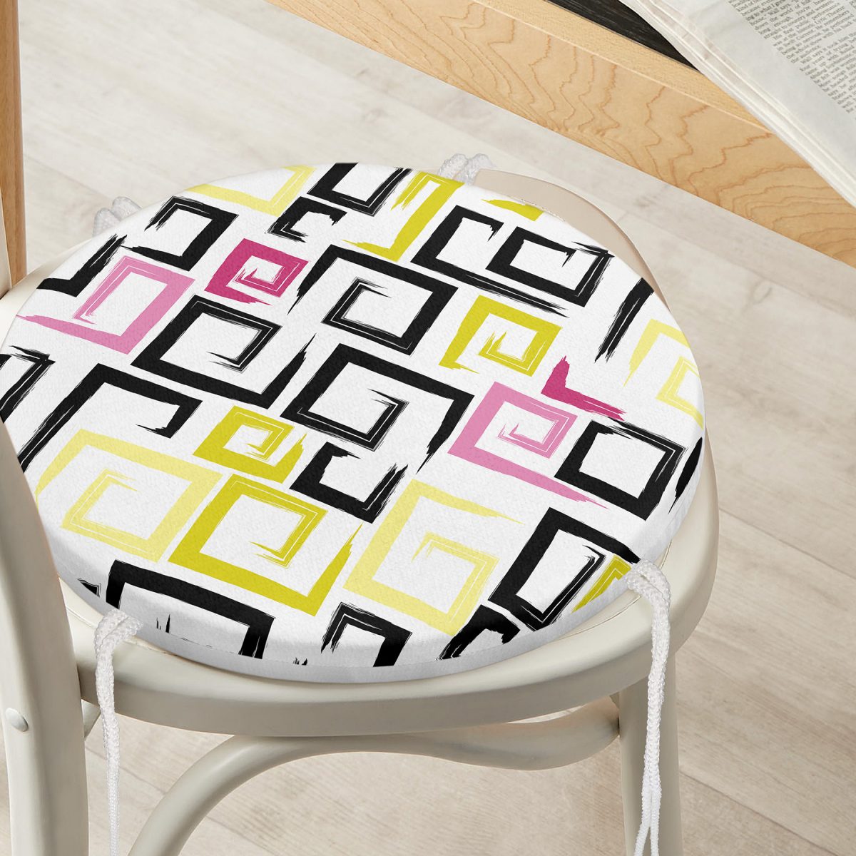 Beyaz Zemin Üzerinde Renkli Modern Geometrik Desenli Dijital Baskılı Modern Yuvarlak Fermuarlı Sandalye Minderi Realhomes