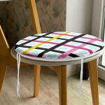 Beyaz Zeminde Modern Renkli Çizgili Puantiye Desenli Dijital Baskılı Modern Yuvarlak Fermuarlı Sandalye Minderi Realhomes