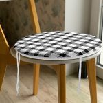 - RealHomes Yuvarlak Fermuarlı Minder - Realhomes Beyaz Zemin Üzerinde Siyah Ekose Desenli Dijital Baskılı Modern Yuvarlak Fermuarlı Sandalye Minderi Realhomes