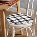 - RealHomes Yuvarlak Fermuarlı Minder - Realhomes  Beyaz Zemin Üzerinde Siyah Ekose Desenli Dijital Baskılı Modern Yuvarlak Fermuarlı Sandalye Minderi Realhomes