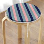 - RealHomes Yuvarlak Fermuarlı Minder - Realhomes Renkli Zemin Üzerinde Pastel Renkli Yatay Çizgili Dijital Baskılı Modern Yuvarlak Fermuarlı Sandalye Minderi Realhomes