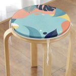 - RealHomes Yuvarlak Fermuarlı Minder - Realhomes  Renkli Zemin Üzerinde Pastel Yaprak Desenli Dijital Baskılı Modern Yuvarlak Fermuarlı Sandalye Minderi Realhomes