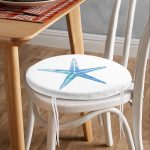 - RealHomes Yuvarlak Fermuarlı Minder - Realhomes Beyaz Zemin Üzerinde Renkli Deniz Atı Desenli Dijital Baskılı Modern Yuvarlak Fermuarlı Sandalye Minderi Realhomes