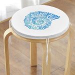 - RealHomes Yuvarlak Fermuarlı Minder - Realhomes  Beyaz Zemin Üzerinde Renkli Deniz Kabuğu Desenli Dijital Baskılı Modern Yuvarlak Fermuarlı Sandalye Minderi Realhomes