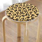 - RealHomes Yuvarlak Fermuarlı Minder - Realhomes Renkli Zemin Üzerinde Geometrik Desenli Dijital Baskılı Modern Yuvarlak Fermuarlı Sandalye Minderi Realhomes