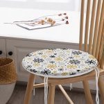 - RealHomes Yuvarlak Fermuarlı Minder - Realhomes  Beyaz Zemin Üzerinde Gold Detaylı Kar tanesi Desenli Dijital Baskılı Modern Yuvarlak Fermuarlı Sandalye Minderi Realhomes