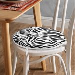 Beyaz Zemin Üzerinde Siyah Geometrik Desenli Dijital Baskılı Modern Yuvarlak Fermuarlı Sandalye Minderi Realhomes