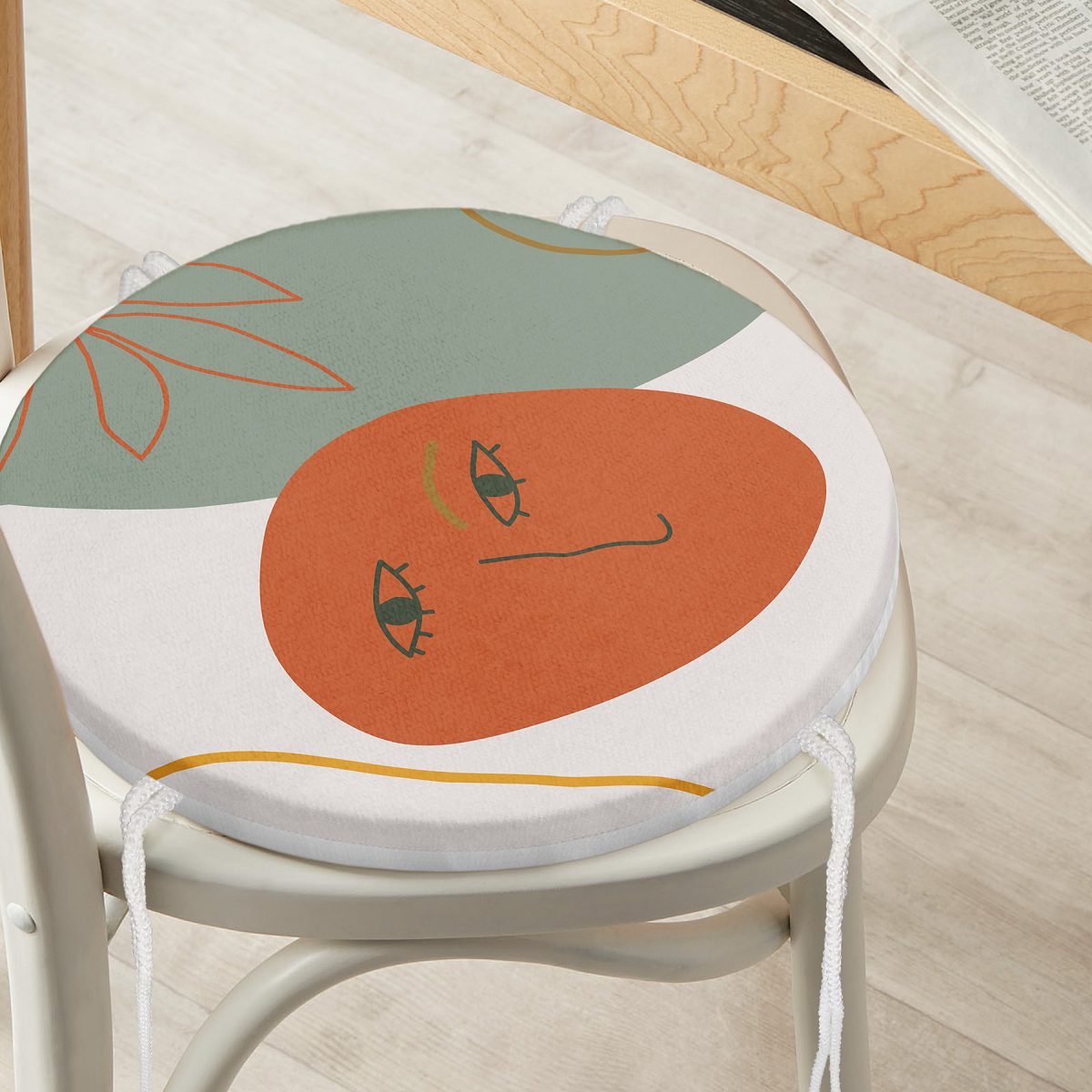 Pastel Zemin Üzerinde Yaprak Desenli Dijital Baskılı Modern Yuvarlak Fermuarlı Sandalye Minderi Realhomes