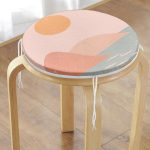 - RealHomes Yuvarlak Fermuarlı Minder - Realhomes  Pastel Zemin Üzerinde Güneş Desenli Dijital Baskılı Modern Yuvarlak Fermuarlı Sandalye Minderi Realhomes