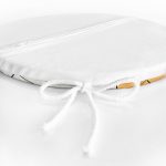 - RealHomes Yuvarlak Fermuarlı Minder - Realhomes  Beyaz Zemin Üzerinde Geometrik Desenli Dijital Baskılı Modern Yuvarlak Fermuarlı Sandalye Minderi Realhomes