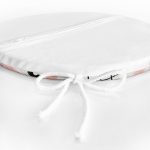 - RealHomes Yuvarlak Fermuarlı Minder - Realhomes  Beyaz Zemin Üzerinde Geometrik Desenli Dijital Baskılı Modern Yuvarlak Fermuarlı Sandalye Minderi Realhomes