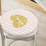 - RealHomes Yuvarlak Fermuarlı Minder - Realhomes Beyaz Zemin Üzerinde Gold Renkli Love Yazılı Dijital Baskılı Modern Yuvarlak Fermuarlı Sandalye Minderi Realhomes