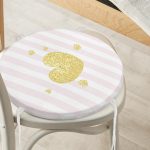 Beyaz Zeminde Pembe Yatay Çizgili Gold Detaylı Kalp Desenli Dijital Baskılı Modern Yuvarlak Fermuarlı Sandalye Minderi Realhomes