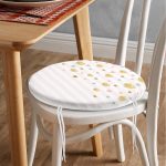 - RealHomes Yuvarlak Fermuarlı Minder - Realhomes  Beyaz Zeminde Pembe Yatay Çizgili Gold Detaylı Kalp Desenli Dijital Baskılı Modern Yuvarlak Fermuarlı Sandalye Minderi Realhomes