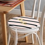 - RealHomes Yuvarlak Fermuarlı Minder - Realhomes Beyaz Zeminde Renkli Yatay Çizgili Gold Detaylı Hello Yazılı Dijital Baskılı Modern Yuvarlak Fermuarlı Sandalye Minderi Realhomes