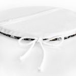 - RealHomes Yuvarlak Fermuarlı Minder - Realhomes  Siyah Zemin Üzerinde Gold Detaylı Beyaz Yıldız Desenli Dijital Baskılı Modern Yuvarlak Fermuarlı Sandalye Minderi Realhomes