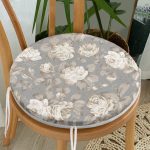 - RealHomes Yuvarlak Fermuarlı Minder - Realhomes  Renkli Zemin Üzerinde Gül Desenli Dijital Baskılı Modern Yuvarlak Fermuarlı Sandalye Minderi Realhomes