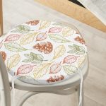 - RealHomes Yuvarlak Fermuarlı Minder - Realhomes  Beyaz Zemin Üzerinde Sonbahar Yapraklı Kozalak Desenli Dijital Baskılı Modern Yuvarlak Fermuarlı Sandalye Minderi Realhomes