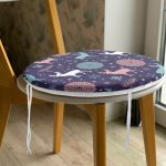 - RealHomes Yuvarlak Fermuarlı Minder - Realhomes  Renkli Zemin Üzerinde Geyik Desenli Dijital Baskılı Modern Yuvarlak Fermuarlı Sandalye Minderi Realhomes