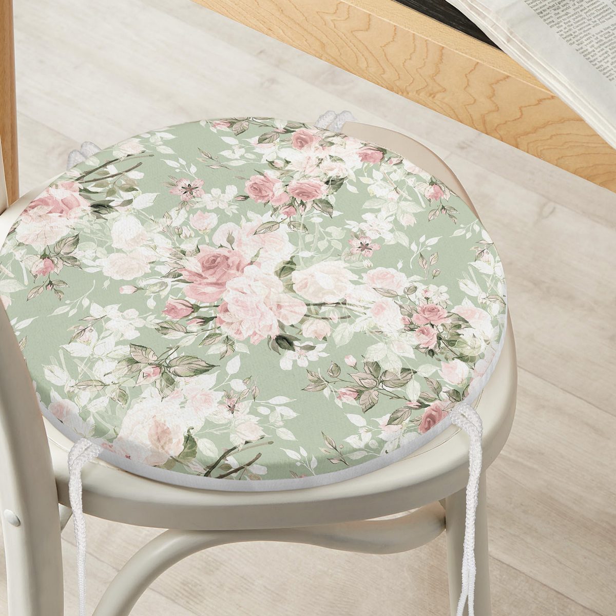 Renkli Zemin Üzerinde Beyaz Çiçek Desenli Dijital Baskılı Modern Yuvarlak Fermuarlı Sandalye Minderi Realhomes