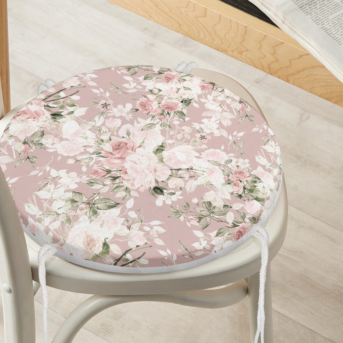 Renkli Zemin Üzerinde Beyaz Çiçek Desenli Dijital Baskılı Modern Yuvarlak Fermuarlı Sandalye Minderi Realhomes
