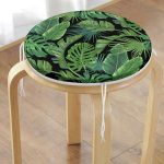 - RealHomes Yuvarlak Fermuarlı Minder - Realhomes  Siyah Zemin Üzerinde Yeşil Yaprak Desenli Dijital Baskılı Modern Yuvarlak Fermuarlı Sandalye Minderi Realhomes