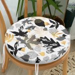 - RealHomes Yuvarlak Fermuarlı Minder - Realhomes Beyaz Zemin Üzerinde Gold Detaylı Yaprak Desenli Dijital Baskılı Modern Yuvarlak Fermuarlı Sandalye Minderi Realhomes