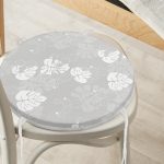 Gri Zemin Üzerinde Beyaz Yaprak Desenli Dijital Baskılı Modern Yuvarlak Fermuarlı Sandalye Minderi Realhomes