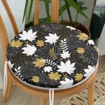 - RealHomes Yuvarlak Fermuarlı Minder - Realhomes Siyah Zemin Üzerinde Gold Detaylı Yaprak Desenli Dijital Baskılı Modern Yuvarlak Fermuarlı Sandalye Minderi Realhomes
