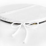 - RealHomes Yuvarlak Fermuarlı Minder - Realhomes Siyah Zemin Üzerinde Gold Detaylı Yaprak Desenli Dijital Baskılı Modern Yuvarlak Fermuarlı Sandalye Minderi Realhomes