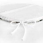 - RealHomes Yuvarlak Fermuarlı Minder - Realhomes  Beyaz Zeminde Gold Detaylı Sonbahar Yaprak Desenli Dijital Baskılı Modern Yuvarlak Fermuarlı Sandalye Minderi Realhomes