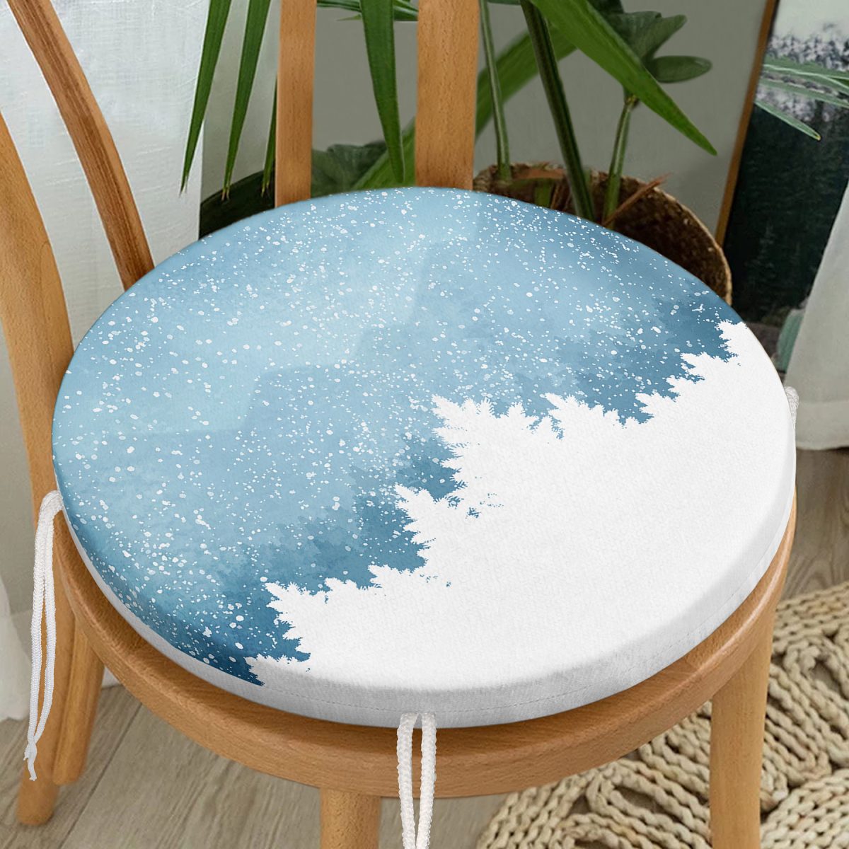 Mavi Zemin Kar Ve Çam Ağacı Figürlü Dijital Baskılı Modern Yuvarlak Fermuarlı Sandalye Minderi Realhomes
