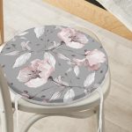 - RealHomes Yuvarlak Fermuarlı Minder - Realhomes  Pastel Zemin Üzerinde Renkli Çiçek Desenli Dijital Baskılı Modern Yuvarlak Fermuarlı Sandalye Minderi Realhomes