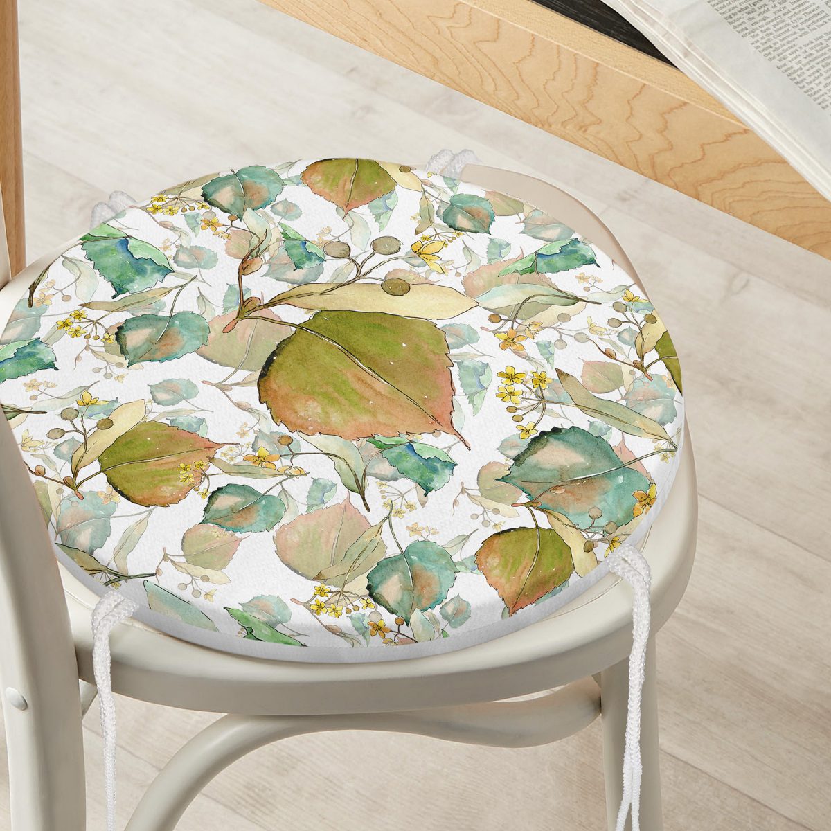 Beyaz Zemin Üzerinde Sonbahar Yaprak Desenli Dijital Baskılı Modern Yuvarlak Fermuarlı Sandalye Minderi Realhomes