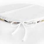 - RealHomes Yuvarlak Fermuarlı Minder - Realhomes  Beyaz Zemin Üzerinde Siyah Çizgili Bal Kabağı Desenli Dijital Baskılı Modern Yuvarlak Fermuarlı Sandalye Minderi Realhomes