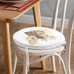 - RealHomes Yuvarlak Fermuarlı Minder - Realhomes  Beyaz Zemin Üzerinde Balkabağı Desenli Dijital Baskılı Modern Yuvarlak Fermuarlı Sandalye Minderi Realhomes