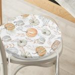 - RealHomes Yuvarlak Fermuarlı Minder - Realhomes  Beyaz Zemin Üzerinde Balkabağı Desenli Dijital Baskılı Modern Yuvarlak Fermuarlı Sandalye Minderi Realhomes