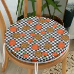 - RealHomes Yuvarlak Fermuarlı Minder - Realhomes  Siyah Beyaz Ekose Üzerinde Renkli Balkabağı Desenli Dijital Baskılı Modern Yuvarlak Fermuarlı Sandalye Minderi Realhomes