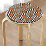 - RealHomes Yuvarlak Fermuarlı Minder - Realhomes  Siyah Beyaz Ekose Üzerinde Renkli Balkabağı Desenli Dijital Baskılı Modern Yuvarlak Fermuarlı Sandalye Minderi Realhomes