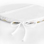 - RealHomes Yuvarlak Fermuarlı Minder - Realhomes  Beyaz Zemin Üzerinde Ekose Desenli Bal Kabağı Motifli Dijital Baskılı Modern Yuvarlak Fermuarlı Sandalye Minderi Realhomes